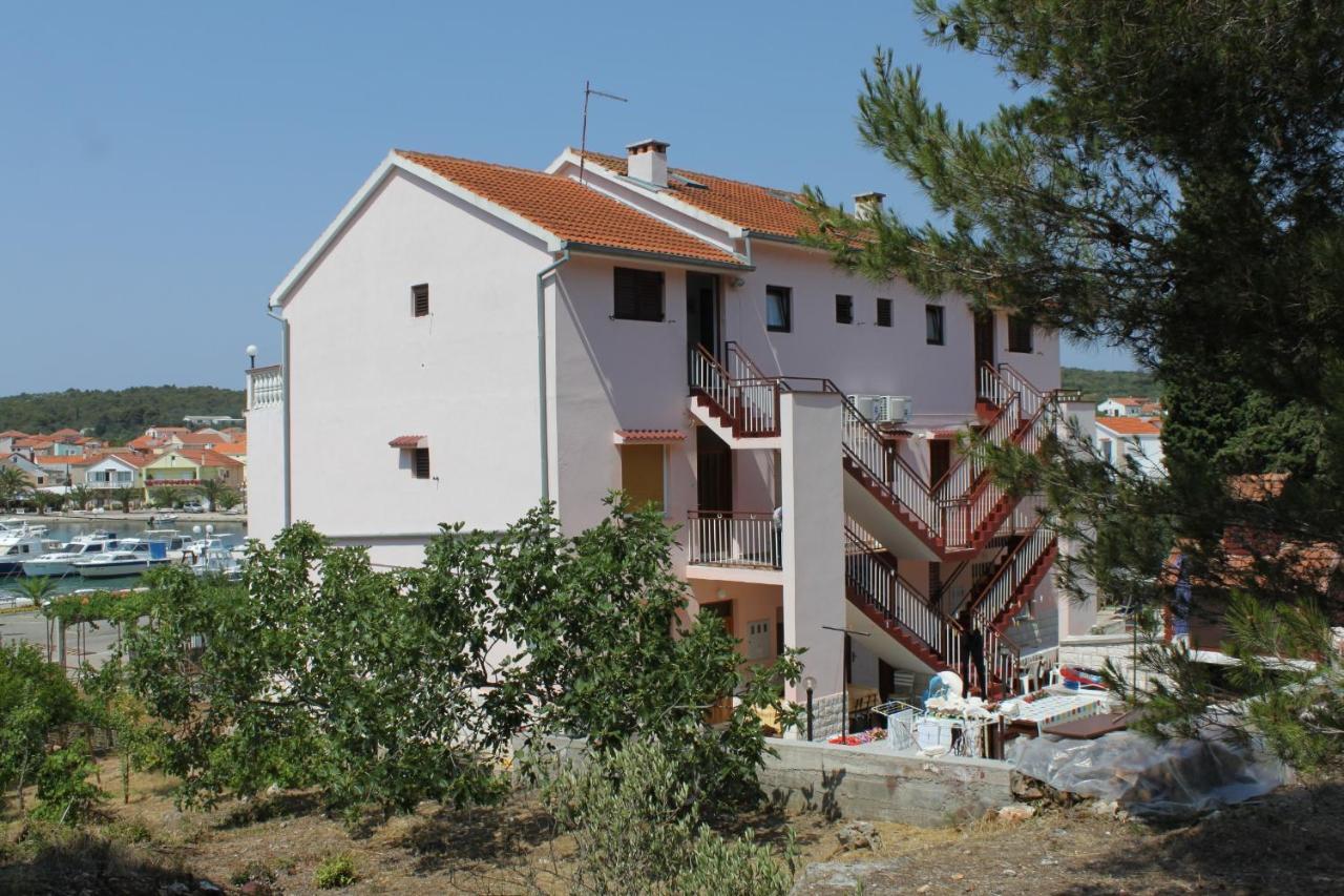 Apartments By The Sea Kukljica, Ugljan - 8318 Buitenkant foto